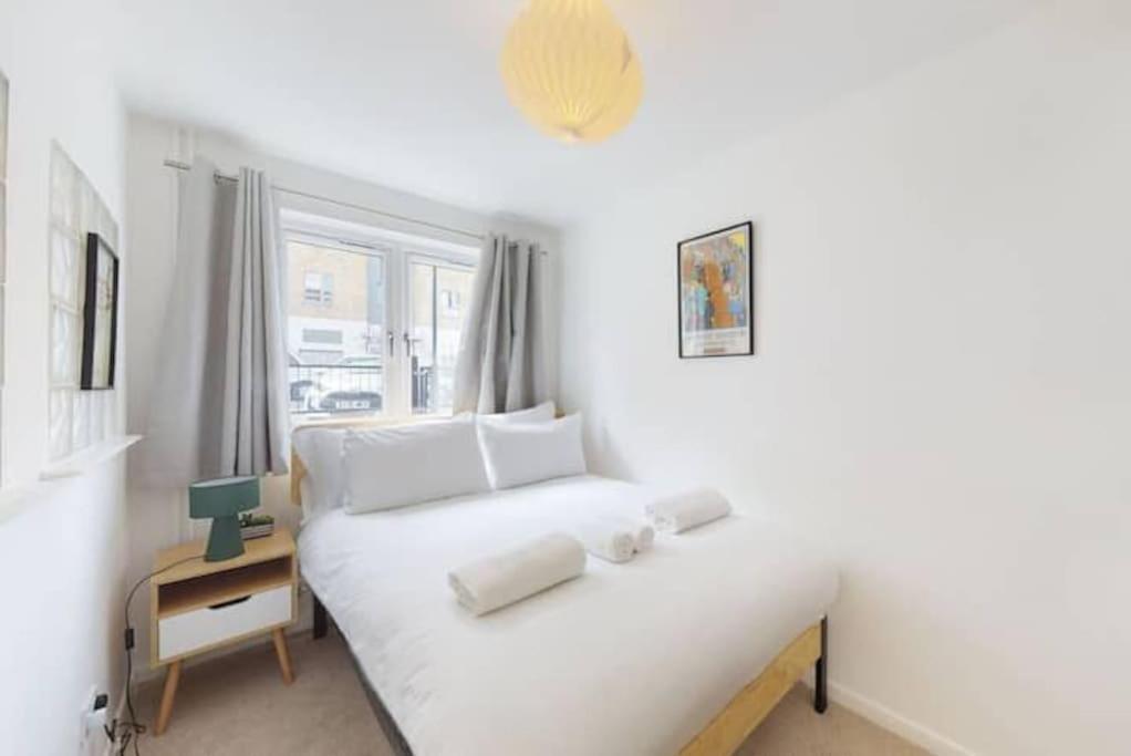 4 Bedroom Family On Piccadilly Line Casa vacanze