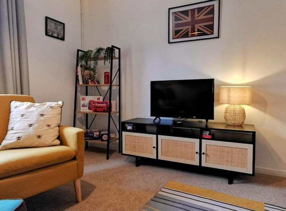 4 Bedroom Family On Piccadilly Line Londra